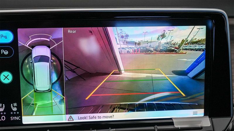 New 2025 Volkswagen Atlas 2.0T SEL Premium R-LineImage 24