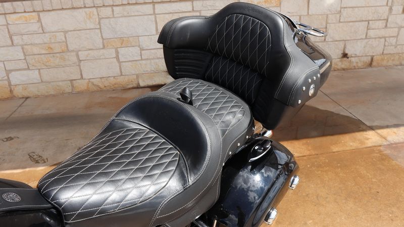 2015 Indian Motorcycle ROADMASTER THUNDER BLACK CAL Base Image 14