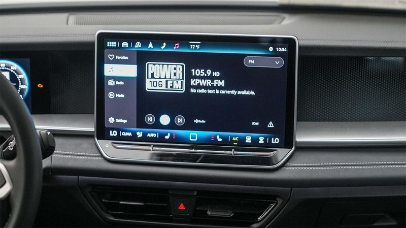 New 2025 Volkswagen Tiguan 2.0T SEImage 15