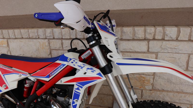 2022 BETA Xtrainer 300 Image 16