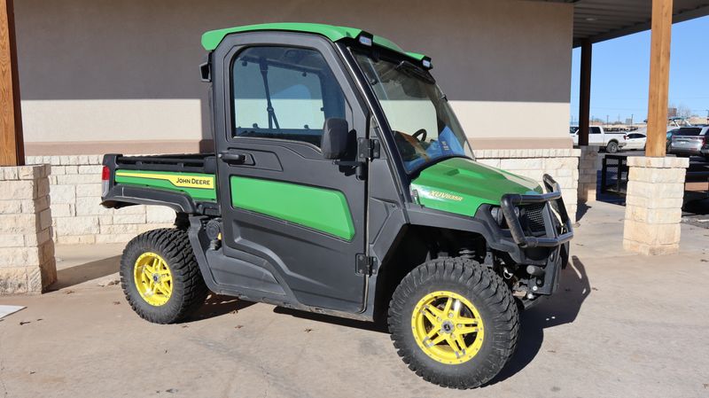 2023 JOHN DEERE Gator XUV835R BaseImage 1