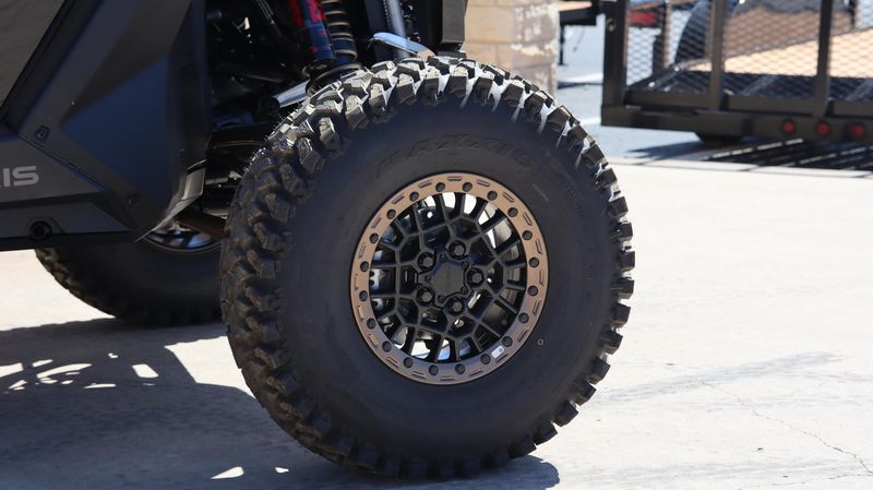 2025 Polaris RZR PRO R ULTIMATE BLACK CRYSTAL AND SHADOW BRONZE Image 9