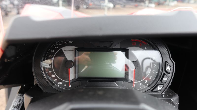 2025 Polaris SLINGSHOT S AUTODRIVE SLINGSHOT RED Image 21
