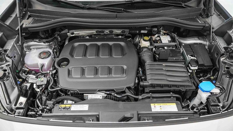 New 2025 Volkswagen Tiguan 2.0T SEImage 12
