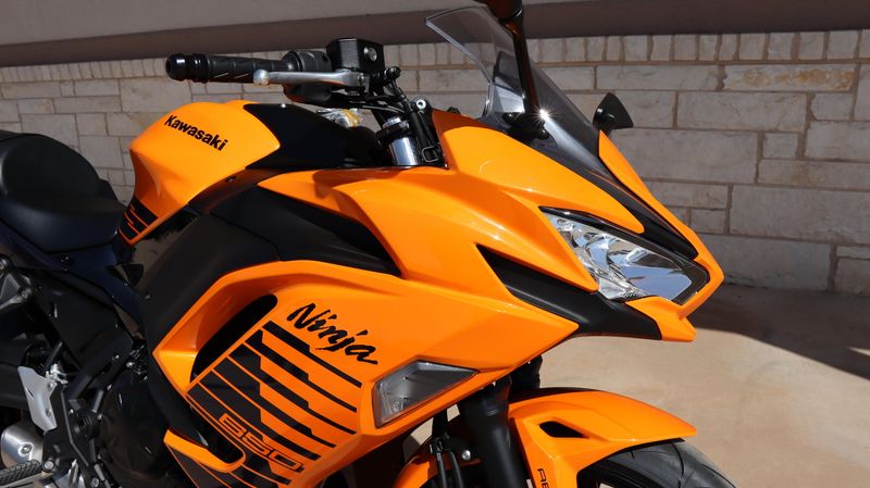 2025 Kawasaki NINJA 650 ABS CANDY STEEL FURNACE ORANGE AND METALLIC SPARK BLACK AND METALLIC ROYAL PURPLE Image 22