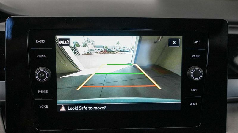 New 2025 Volkswagen Taos 1.5T SEImage 24