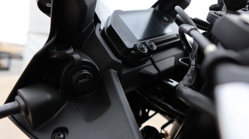 NEW 2026 YAMAHA YZFR3 ABS Image 13