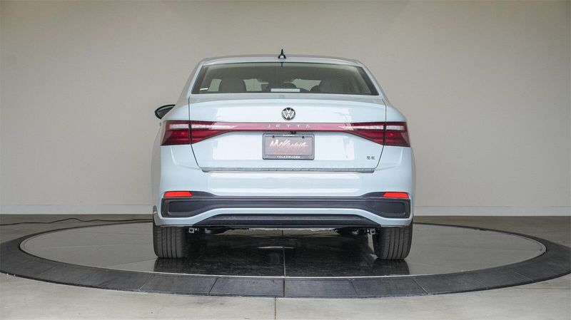 New 2025 Volkswagen Jetta 1.5T SEImage 3
