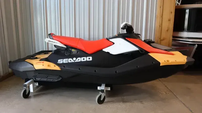 2025 SEADOO SPARK FOR 3 CONVENIENCE PACKAGE WITH SOUND SYSTEM SUNRISE ORANGE AND DRAGON RED Image 1