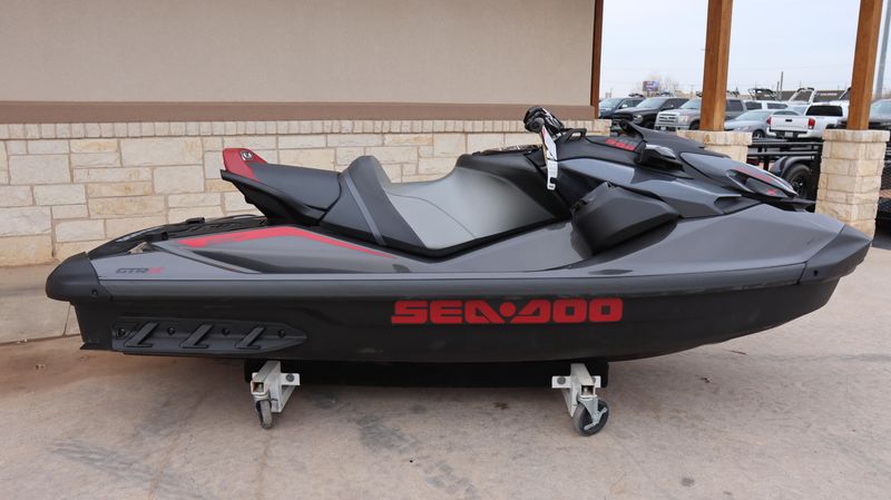 2025 SEADOO GTRX 300 WITH SOUND SYSTEM ECLIPSE BLACK AND DEEP MARSALA Image 2