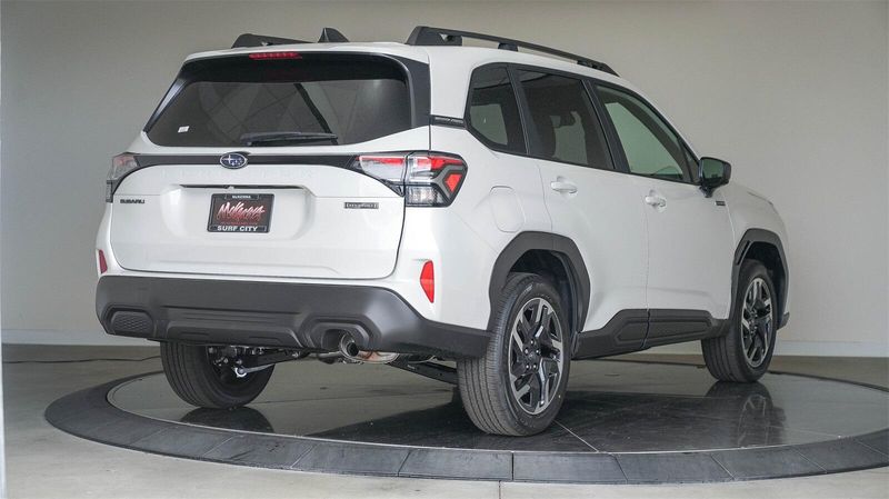 2025 Subaru Forester Hybrid PremiumImage 4