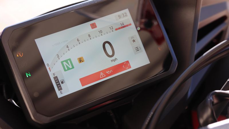 NEW 2026 HONDA CBR650R E CLUTCH Image 10