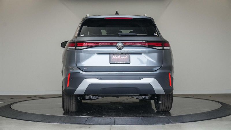 New 2025 Volkswagen Tiguan 2.0T SEImage 3