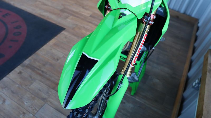 2025 Kawasaki KX450SR LIME GREENImage 7