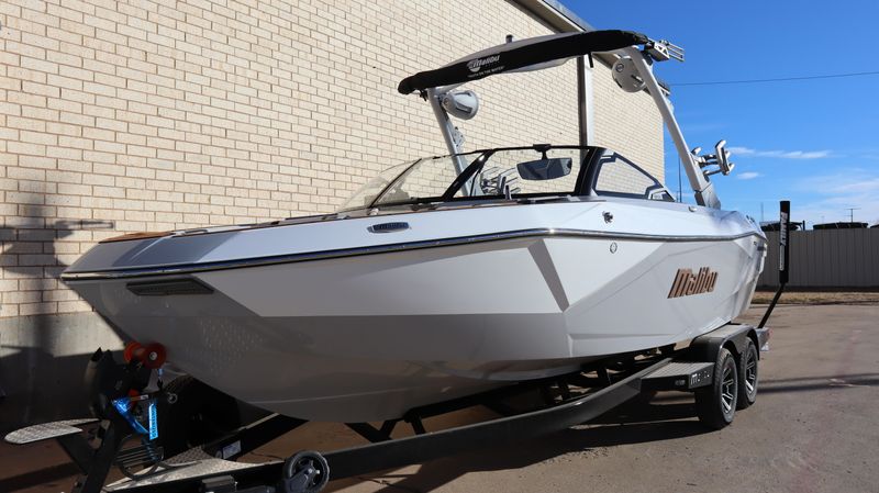 2025 MALIBU WAKESETTER 23 LSV Image 2