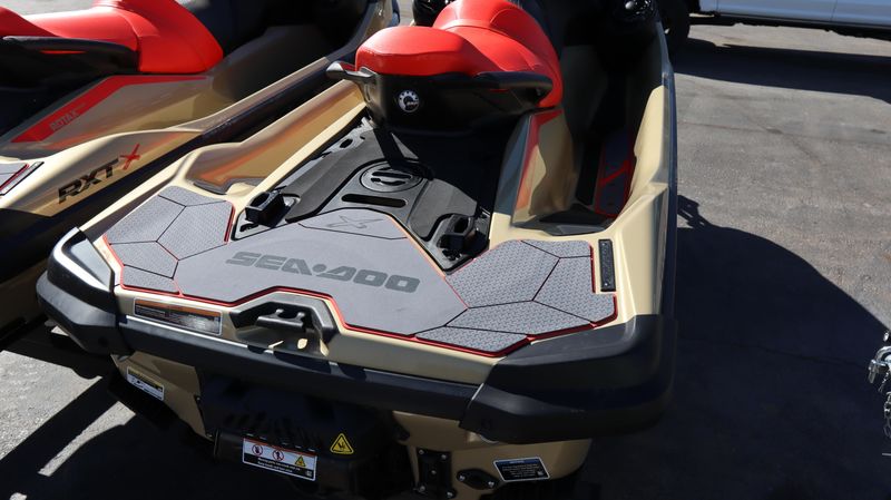 2025 SEADOO RXTX 325 WITH SOUND SYSTEM METALLIC TAN AND LAVA RED Image 7
