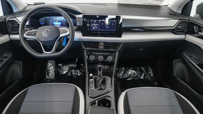 New 2025 Volkswagen Taos 1.5T SImage 13