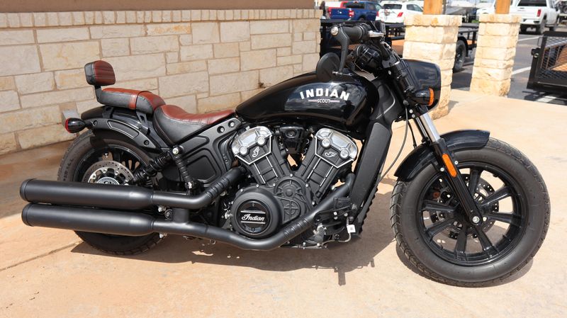2021 Indian Motorcycle SCOUT BOBBER ABS THUNDER BLACK 49ST Bobber Image 2