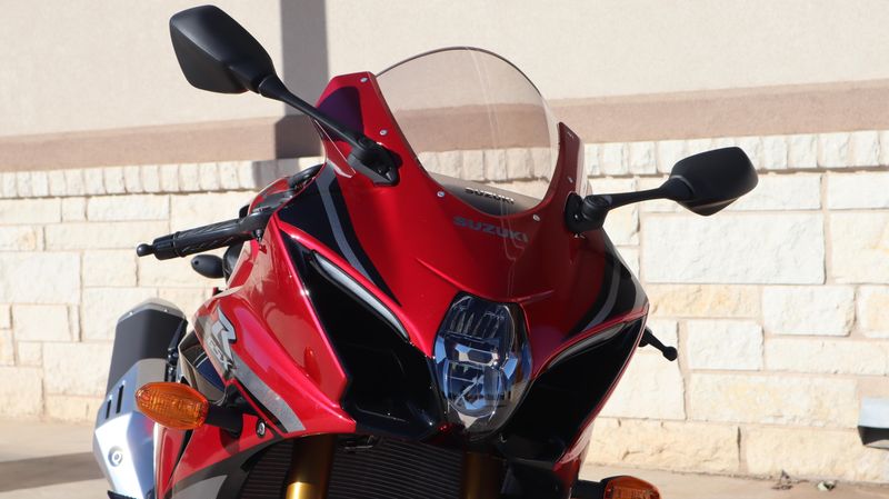 2025 Suzuki GSXR1000R CANDY DARING RED AND GLASS SPARKLE BLACKImage 6