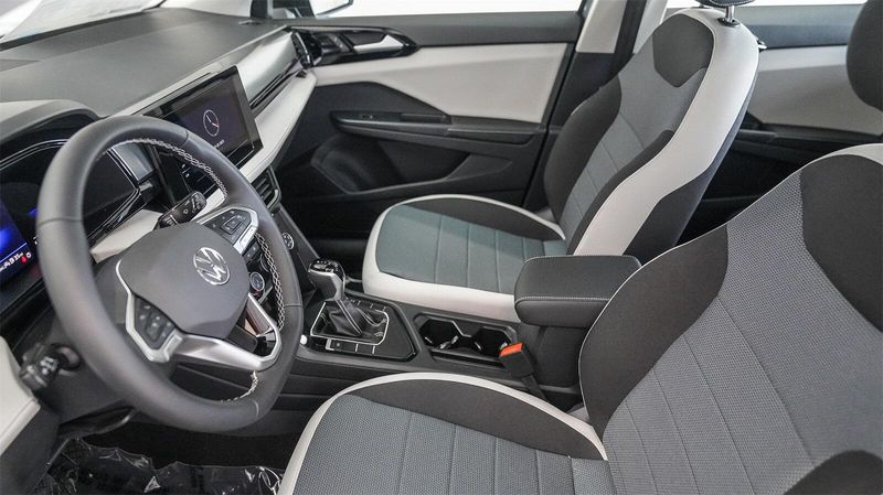New 2025 Volkswagen Taos 1.5T SImage 19