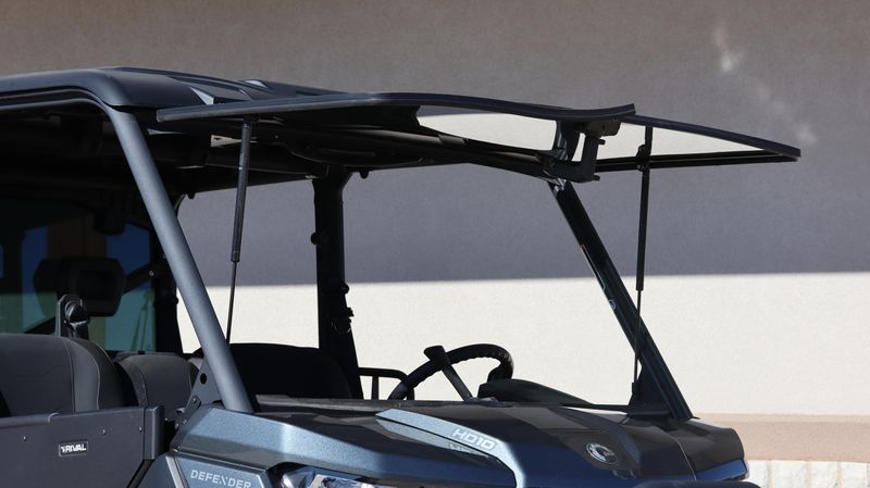 2022 Can-Am SSV DEFENDER MAX XT HD10 GY 22Image 2