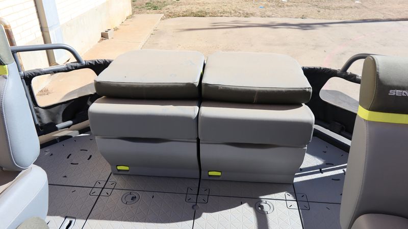 2025 SEADOO SWITCH FISH 21 230HP PAINTED TRAILER WILDERNESS GREEN Image 17