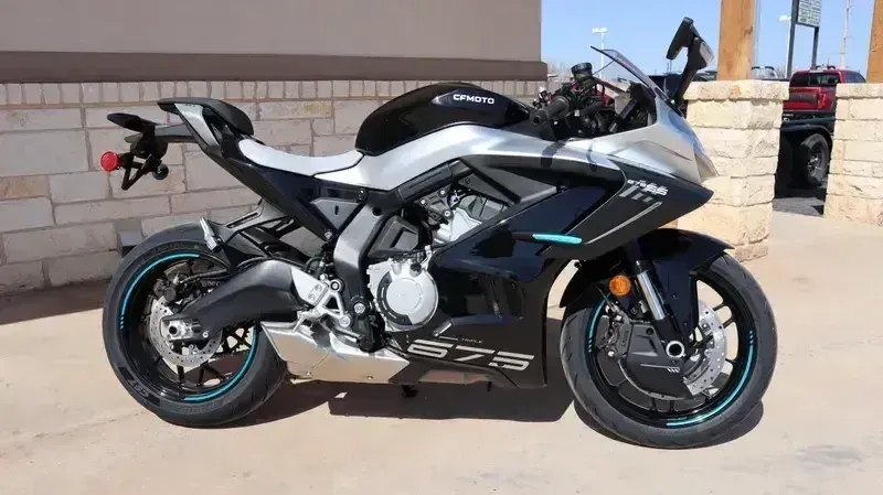 2025 CFMOTO 675SS NEBULA BLACK Image 2