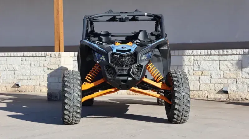 New 2025 Can-Am MAVERICK X3 MAX DS TURBO SCANDI BLUE AND ORANGE CRUSH Image 2