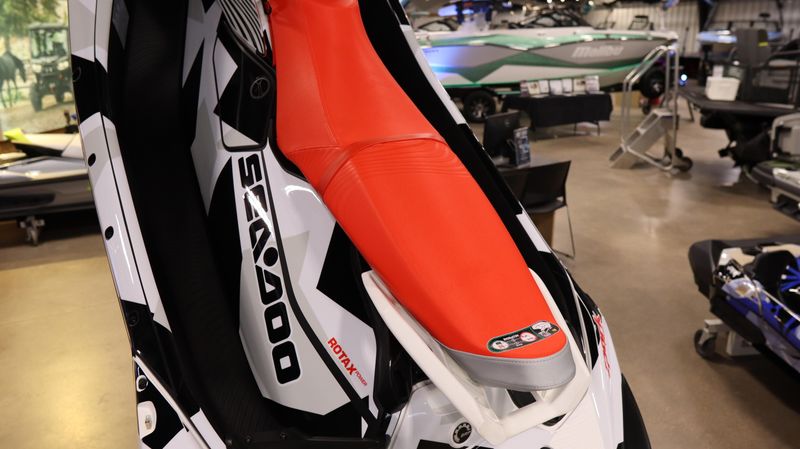 2025 SEADOO SPARK TRIXX FOR 3 WITH SOUND SYSTEM DRAGON RED AND WHITE Image 2