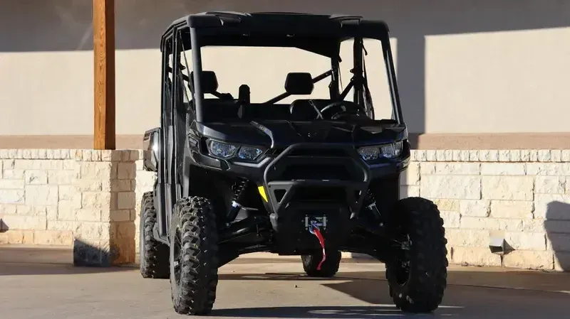 2025 Can-Am DEFENDER MAX LONE STAR HD10 STEALTH BLACKImage 2