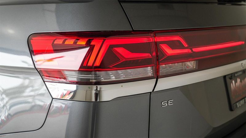 New 2025 Volkswagen Atlas 2.0T SE w/TechnologyImage 8