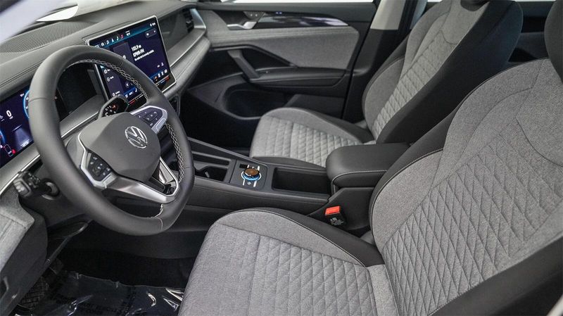 New 2025 Volkswagen Tiguan 2.0T SImage 19