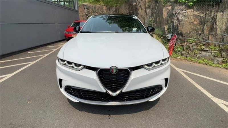 2024 Alfa Romeo Tonale Ti EawdImage 5