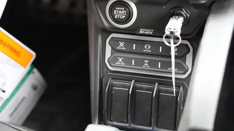 NEW 2026 CAN-AM MAVERICK R MAX X WITH SMARTSHOX 999T DCT Image 6