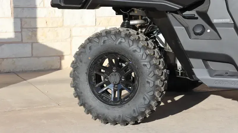 2025 Can-Am DEFENDER MAX LONE STAR CAB HD10 STEALTH BLACK Image 7