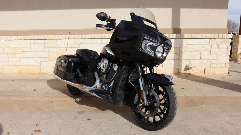 2021 Indian Motorcycle CHALLENGER THUNDER BLACK 49ST BaseImage 1