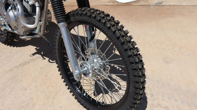 New 2026 Kawasaki KLX140R F BRIGHT WHITE Image 8