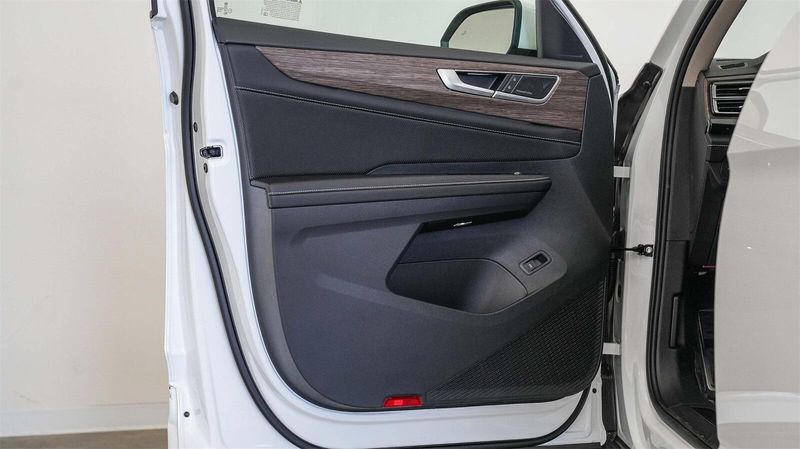 New 2025 Volkswagen Atlas 2.0T SEL Premium R-LineImage 21