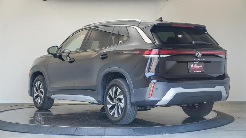 New 2025 Volkswagen Tiguan 2.0T SImage 2