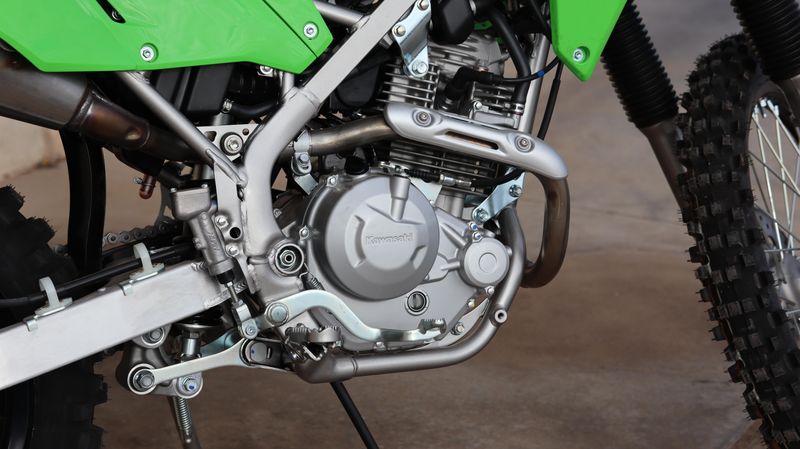 2025 Kawasaki KLX230R S LIME GREENImage 4