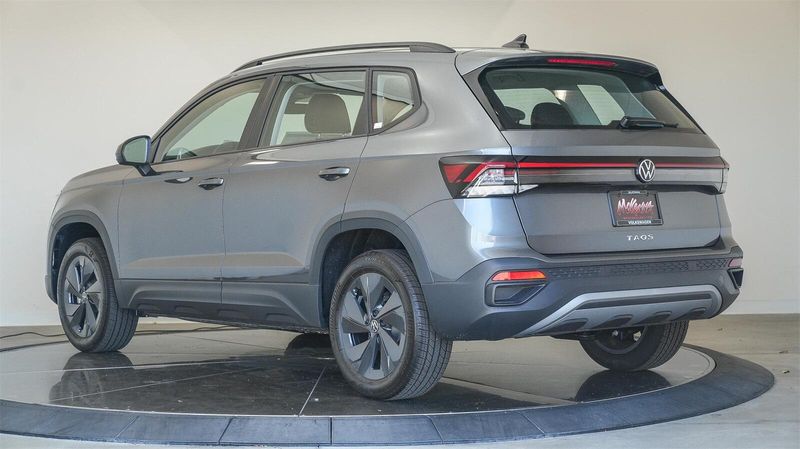 New 2025 Volkswagen Taos 1.5T SImage 2
