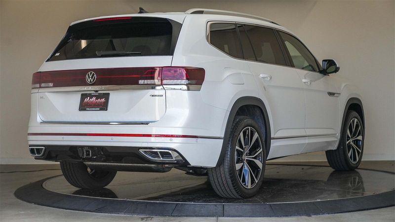 New 2025 Volkswagen Atlas 2.0T SEL Premium R-LineImage 4