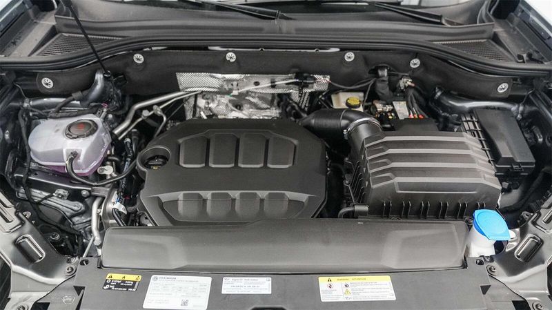 New 2025 Volkswagen Atlas 2.0T SE w/TechnologyImage 12