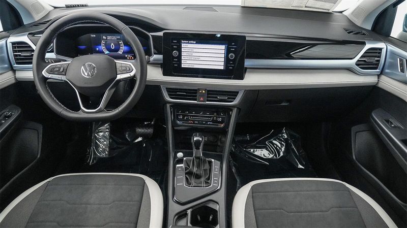 New 2025 Volkswagen Taos 1.5T SEImage 13