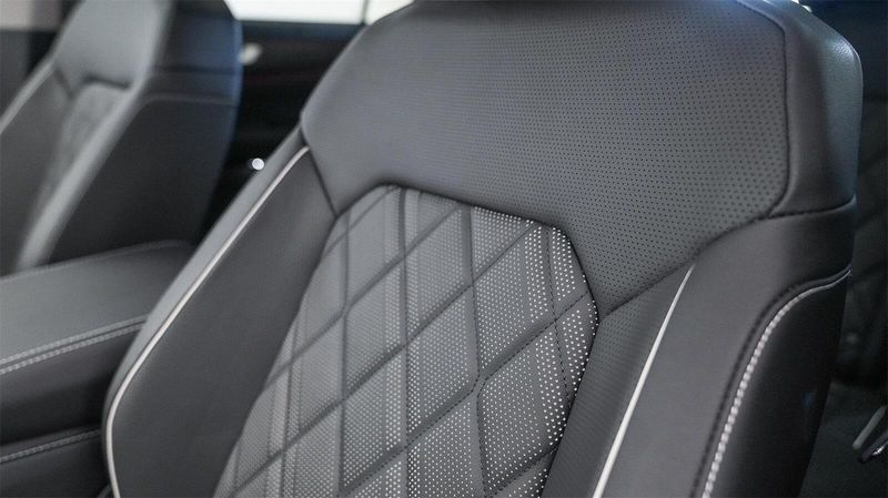 2025 Volkswagen Atlas 2.0T SEL Premium R-LineImage 25