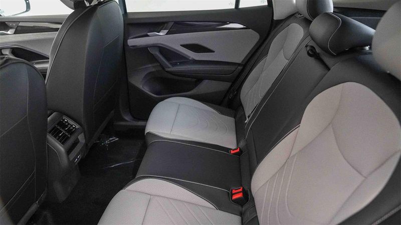 New 2025 Volkswagen Tiguan 2.0T SEImage 17