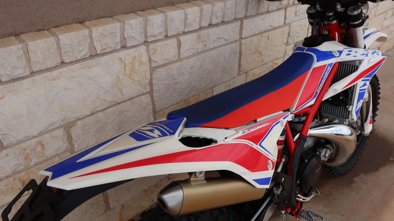 2022 BETA Xtrainer 300 Image 17