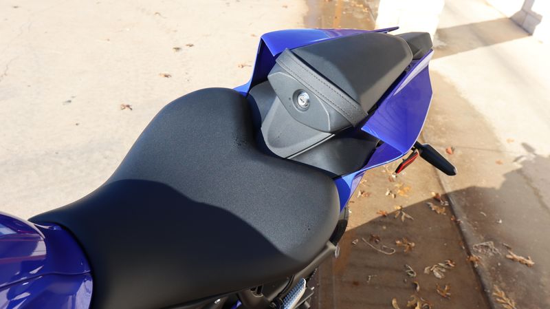 2025 Yamaha YZFR7 TEAM BLUE Image 8