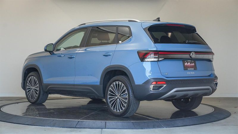 New 2025 Volkswagen Taos 1.5T SEImage 2