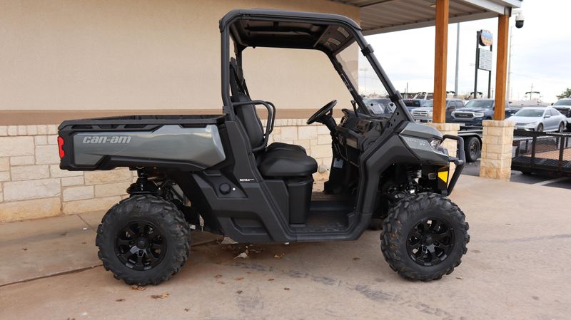 2023 Can-Am SSV DEF XT 64 HD10 GY 23 XT HD10Image 2